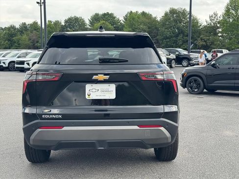 Used 2026 Chevrolet Equinox LT FWD image 4