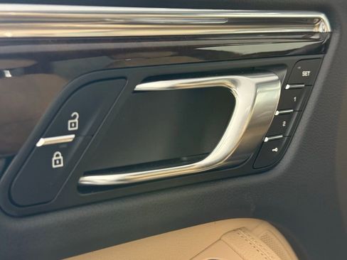 New 2026 Porsche Macan image 27