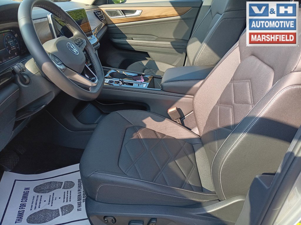 Used 2025 Volkswagen Atlas SE AWD/4WD image 26