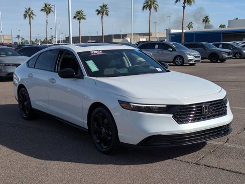 Certified 2025 Honda Accord SE image 3