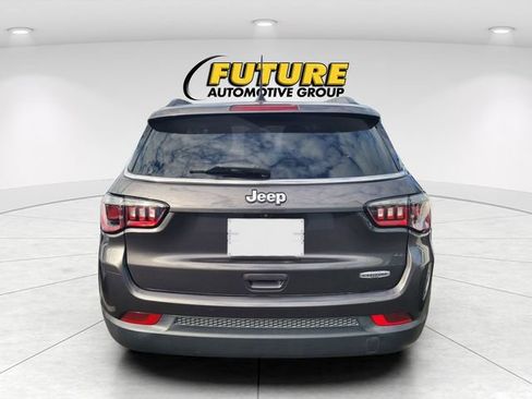Used 2021 Jeep Compass Latitude FWD image 4