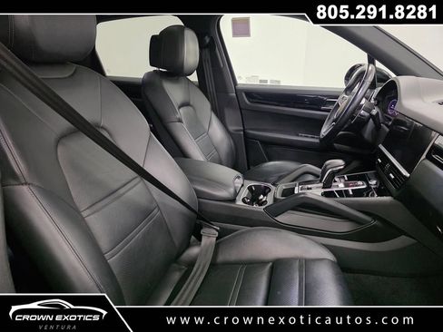 Used 2022 Porsche Cayenne AWD/4WD image 12
