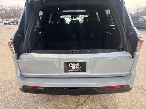 New 2026 Lincoln Navigator L Reserve w/ Jet Appearance Package AWD/4WD image 23