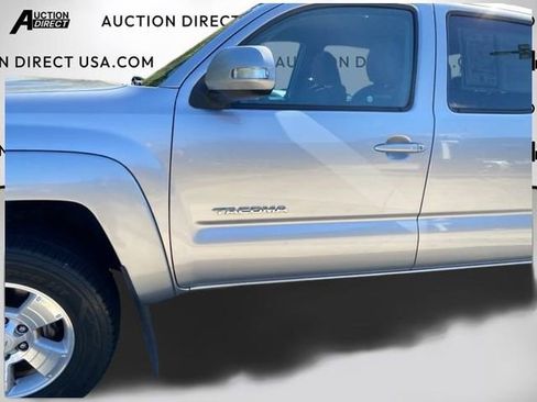 Used 2015 Toyota Tacoma PreRunner image 7