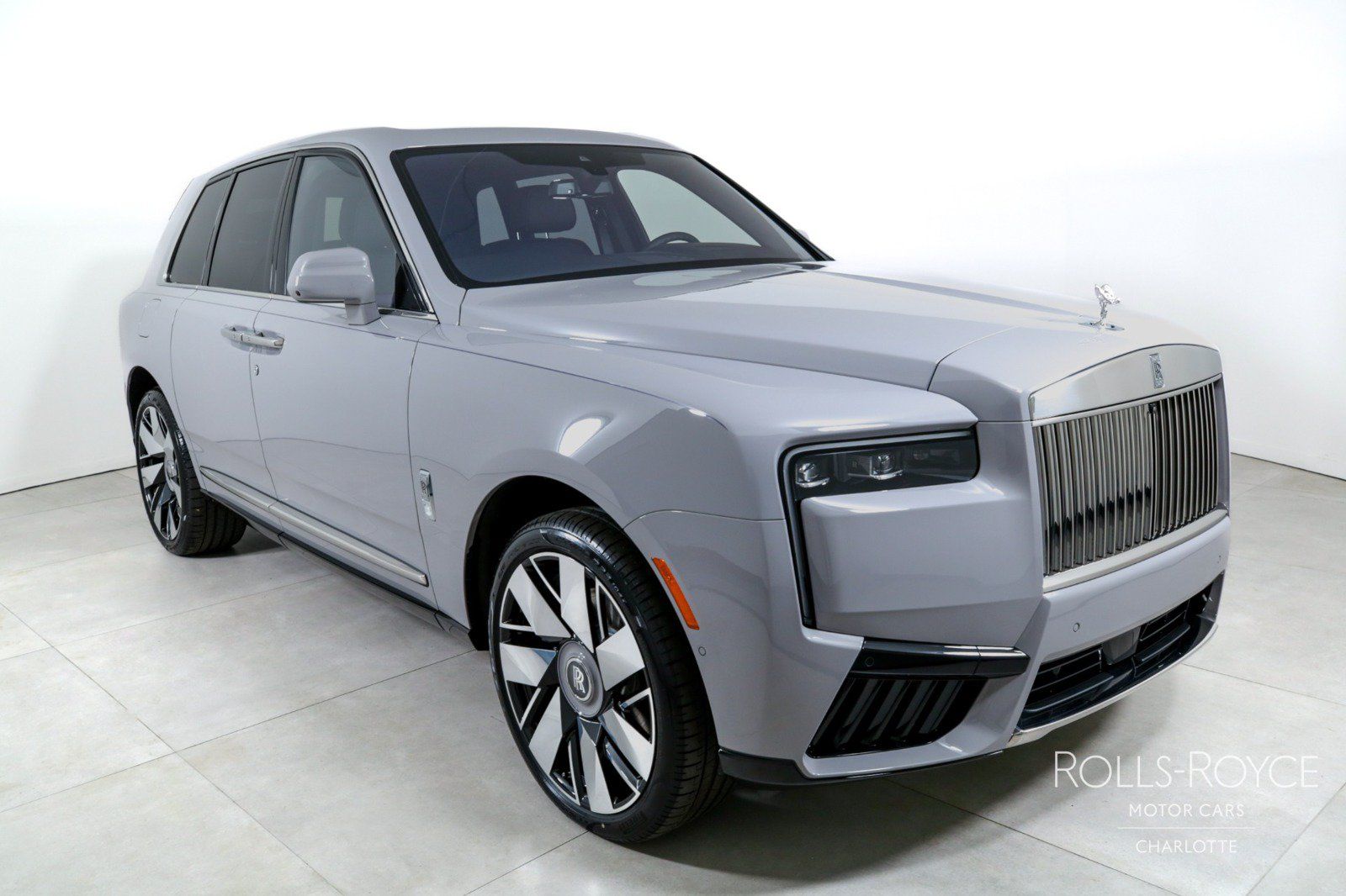 Used 2025 Rolls-Royce Cullinan AWD/4WD image 6