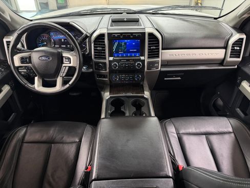 Used 2020 Ford F250 Lariat w/ Lariat Ultimate Package AWD/4WD image 24