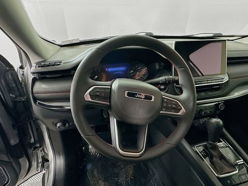 Used 2022 Jeep Compass Trailhawk image 17