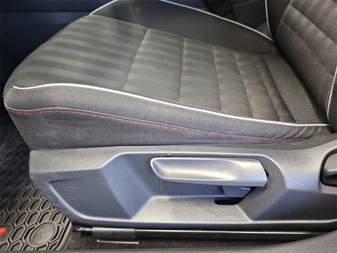 Used 2020 Volkswagen Jetta GLI image 26