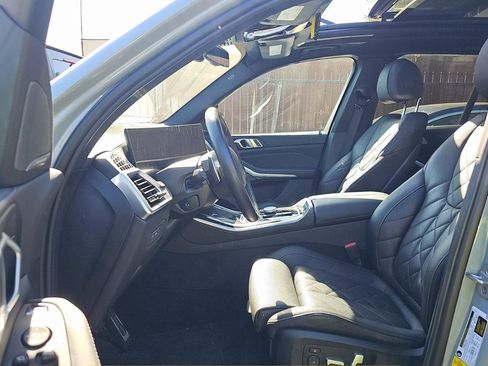 Used 2024 BMW X5 xDrive40i w/ M Sport Package image 6