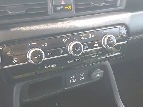 Used 2025 Honda Pilot Touring image 27