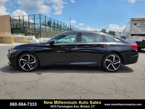 Used 2022 Honda Accord Sport image 2