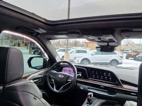Used 2023 Cadillac Escalade ESV Sport Platinum w/ LPO, ONYX Package AWD/4WD image 31