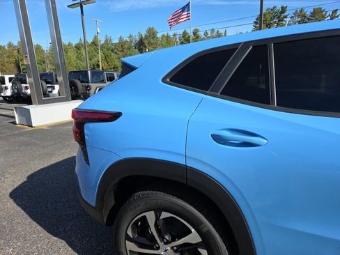 Used 2024 Chevrolet Trax RS w/ Sunroof Package image 28