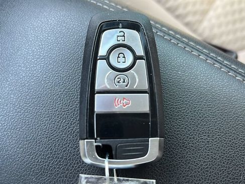 Used 2022 Ford Escape SE w/ Cold Weather Package FWD image 35