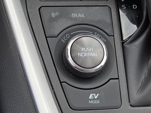 Used 2024 Toyota RAV4 Limited AWD/4WD image 34