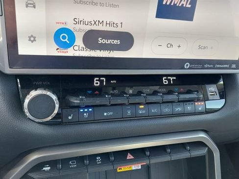 Used 2024 Toyota Tundra Limited image 30