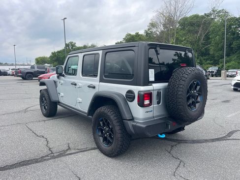 Used 2024 Jeep Wrangler Unlimited AWD/4WD image 3