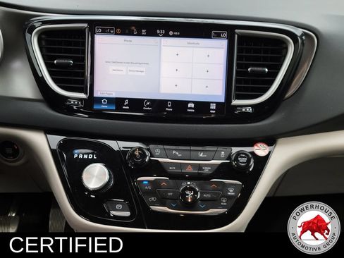 Used 2023 Chrysler Pacifica Touring-L FWD image 23