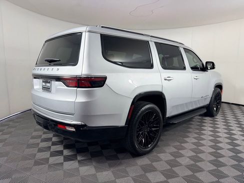Used 2024 Jeep Wagoneer 2WD image 7