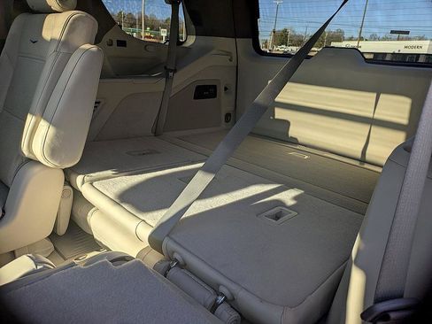 Used 2023 Cadillac Escalade Sport Platinum w/ LPO, ONYX Package image 27