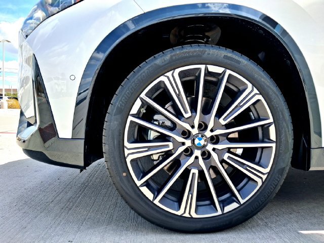 New 2027 BMW X1 xDrive28i w/ Technology Package AWD/4WD image 31