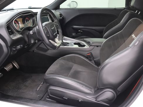 Used 2017 Dodge Challenger SRT Hellcat RWD image 8