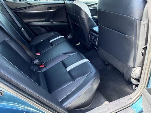Used 2025 Toyota Camry SE w/ Convenience Package FWD image 12