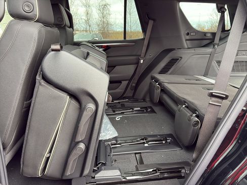 New 2026 Chevrolet Tahoe Premier w/ Sun And Tow Package AWD/4WD image 9