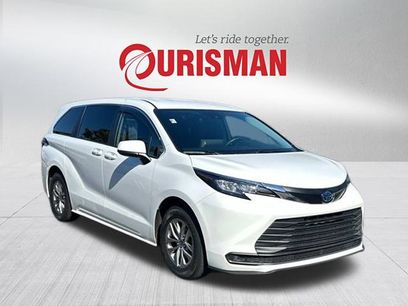 Used 2022 Toyota Sienna LE