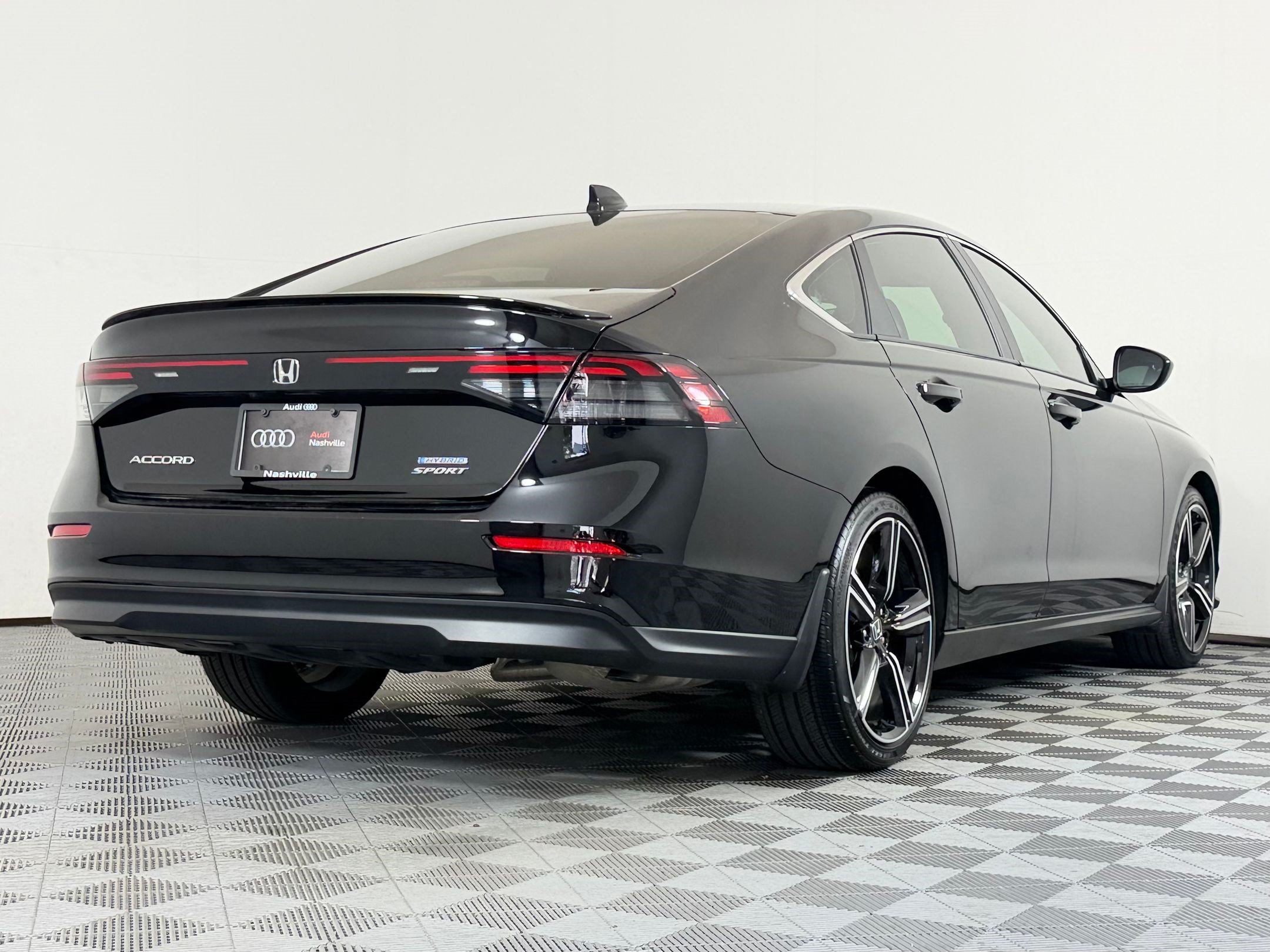 Used 2025 Honda Accord Sport image 9