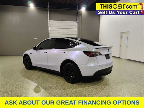 Used 2024 Tesla Model Y Long Range AWD/4WD image 5