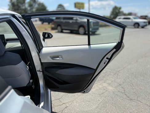 Used 2020 Toyota Corolla LE FWD image 31