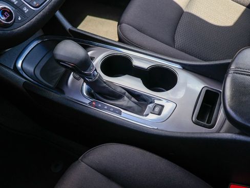 Used 2024 Chevrolet Malibu LT FWD image 16
