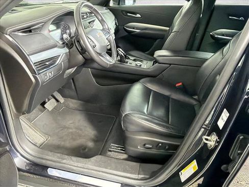 Used 2023 Cadillac XT4 Premium Luxury FWD image 9