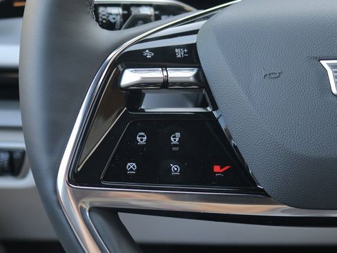 New 2026 Cadillac Vistiq Luxury w/ LPO, Floor Liner Package image 26