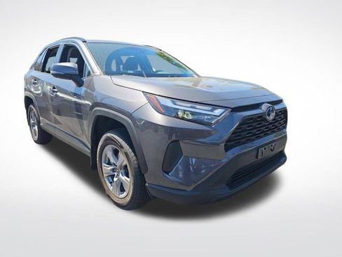 Used 2022 Toyota RAV4 XLE w/ Carpet Mat Package (TMS) AWD/4WD image 4