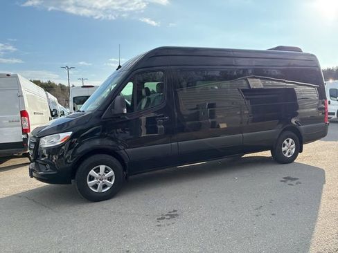 Used 2021 Mercedes-Benz Sprinter 2500 image 5