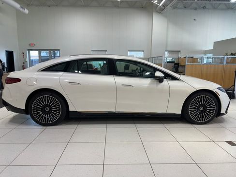 Certified 2022 Mercedes-Benz EQS 580 4MATIC Sedan image 5