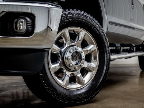 Used 2015 Ford F250 Lariat w/ Lariat Interior Package image 28