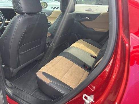 Used 2025 Chevrolet Equinox ACTIV w/ Safety and Technology Package image 6