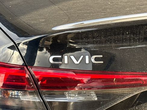 Used 2023 Honda Civic Sport image 8
