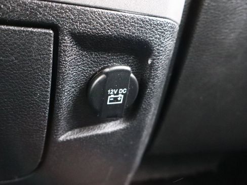 Used 2017 RAM 1500 Express image 12