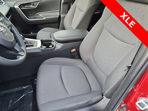 Used 2019 Toyota RAV4 XLE image 15