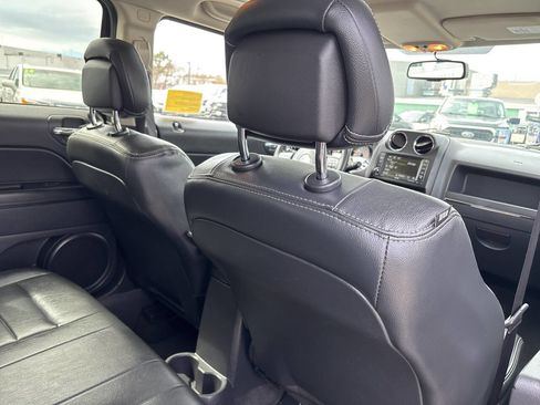 Used 2017 Jeep Patriot High Altitude image 30