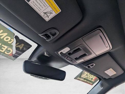 Used 2025 Honda Pilot TrailSport image 21