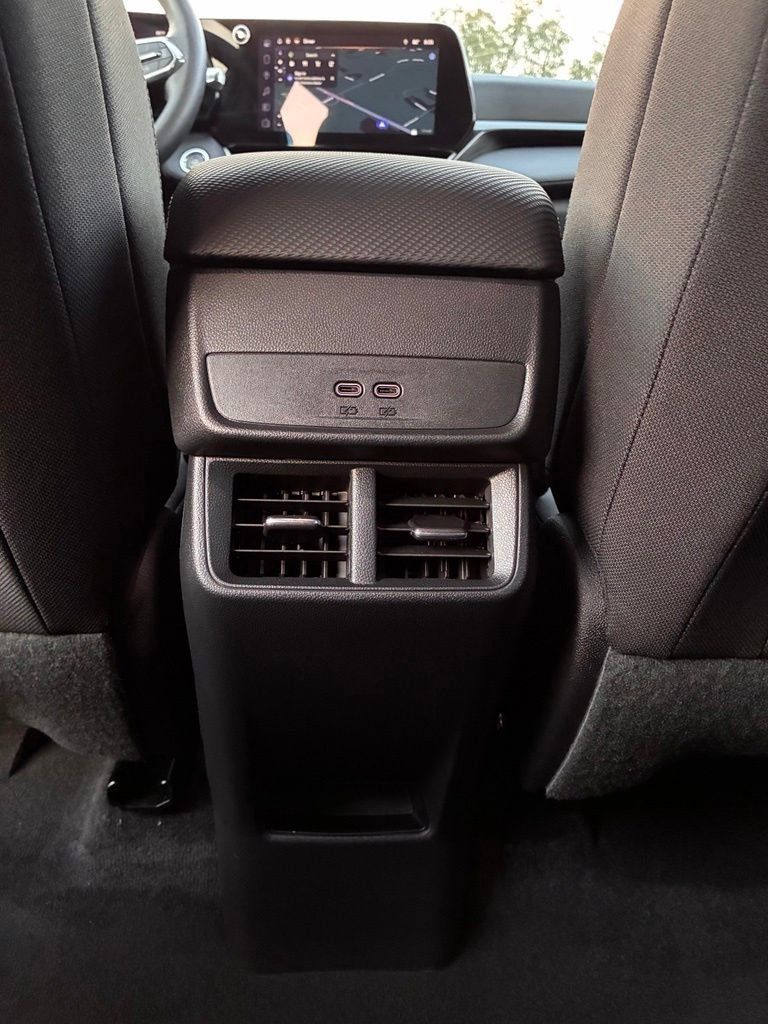 Used 2026 Chevrolet Equinox LT FWD image 18