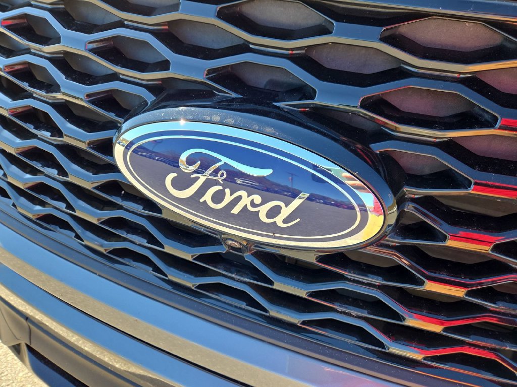 Used 2023 Ford Explorer ST w/ Equipment Group 401A AWD/4WD image 22