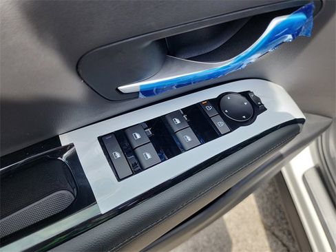 New 2025 Hyundai Tucson Limited image 16