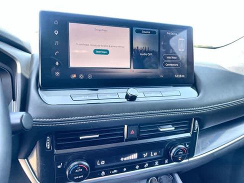 Used 2024 Nissan Rogue SL FWD image 18