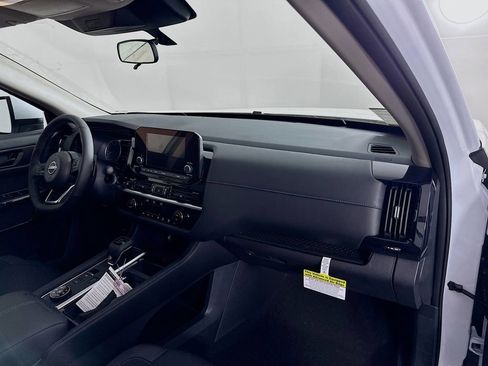 New 2025 Nissan Pathfinder SV image 37